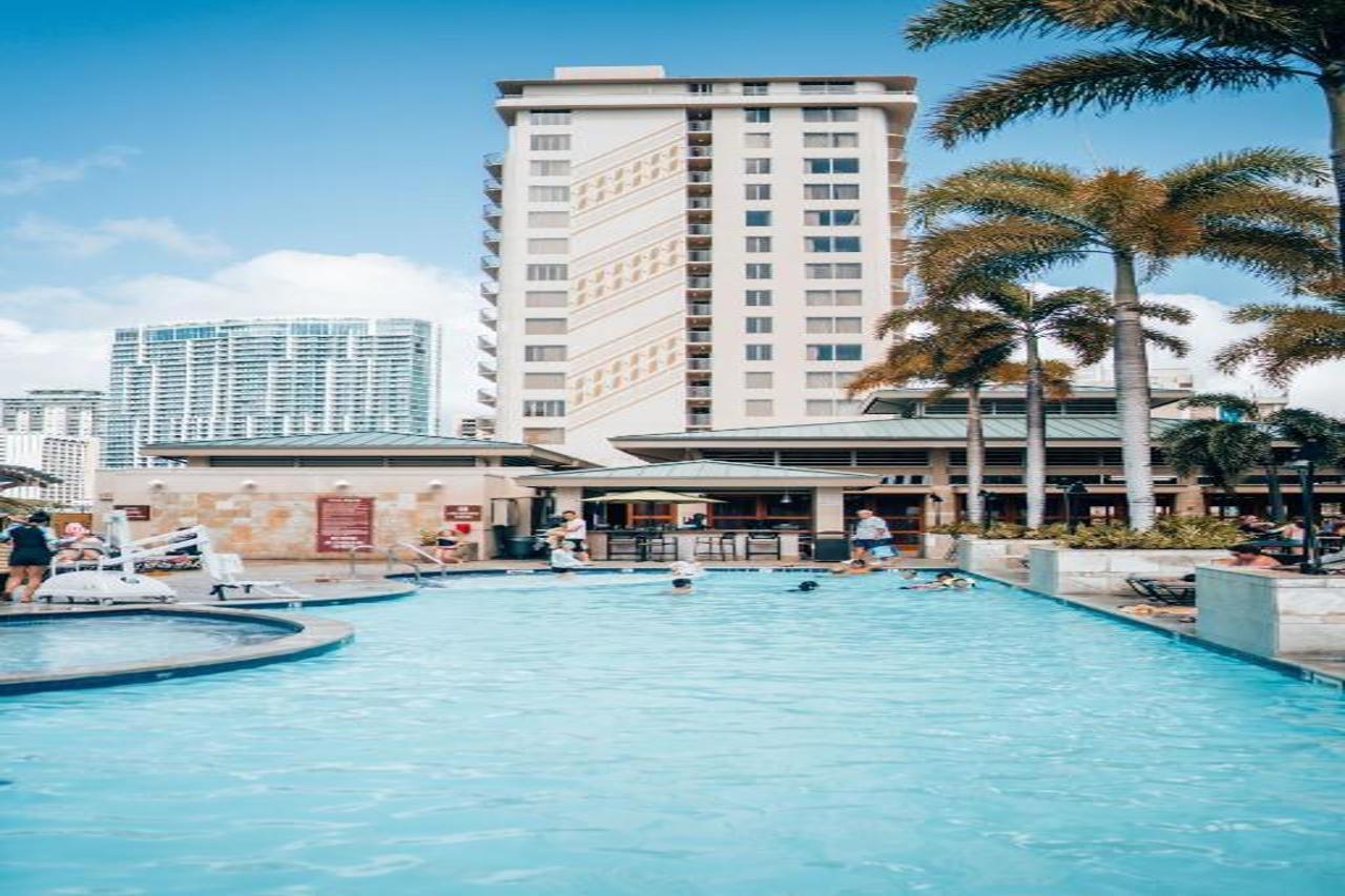 Embassy Suites By Hilton Waikiki Beach Walk Honolulu Exterior foto