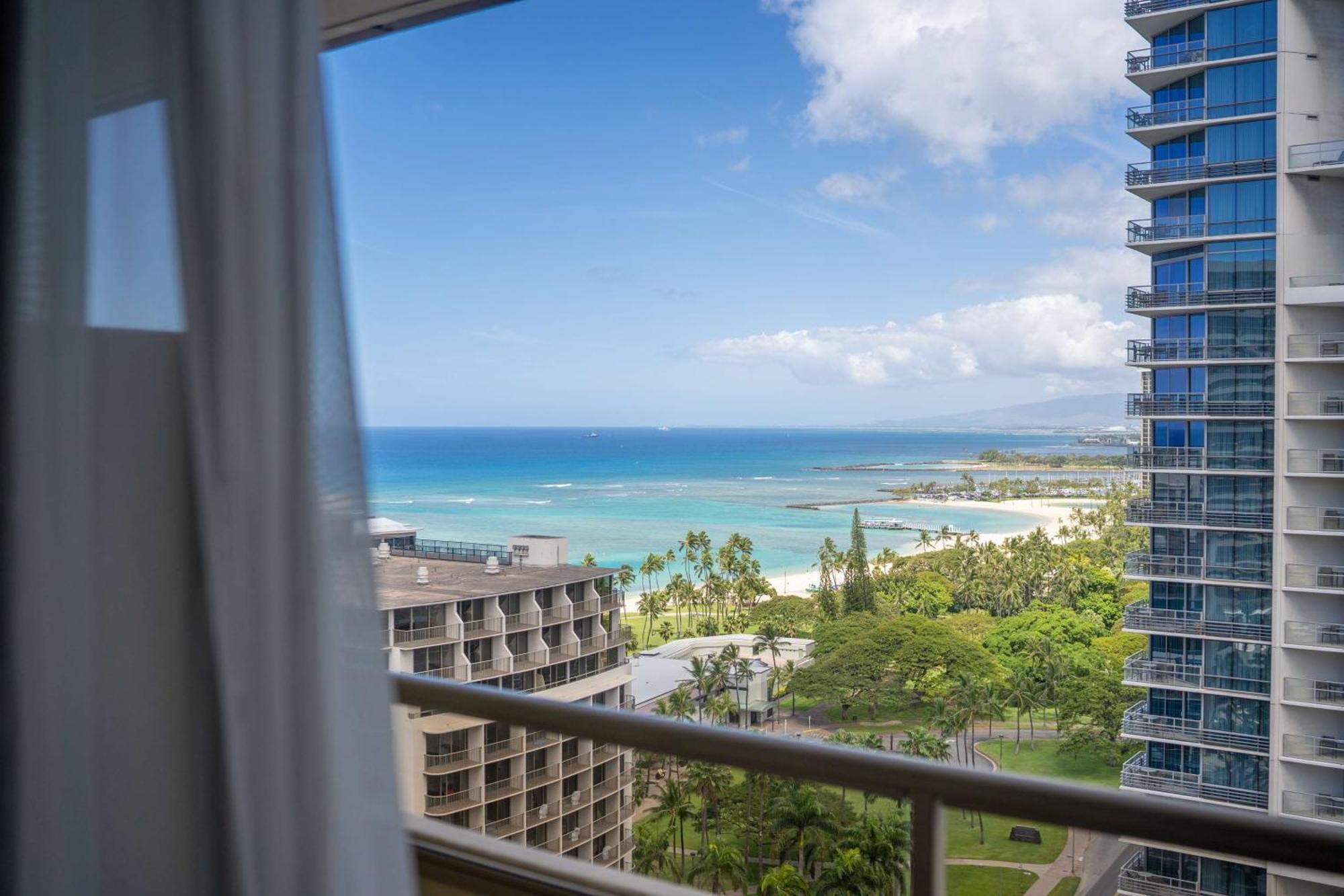 Embassy Suites By Hilton Waikiki Beach Walk Honolulu Exterior foto